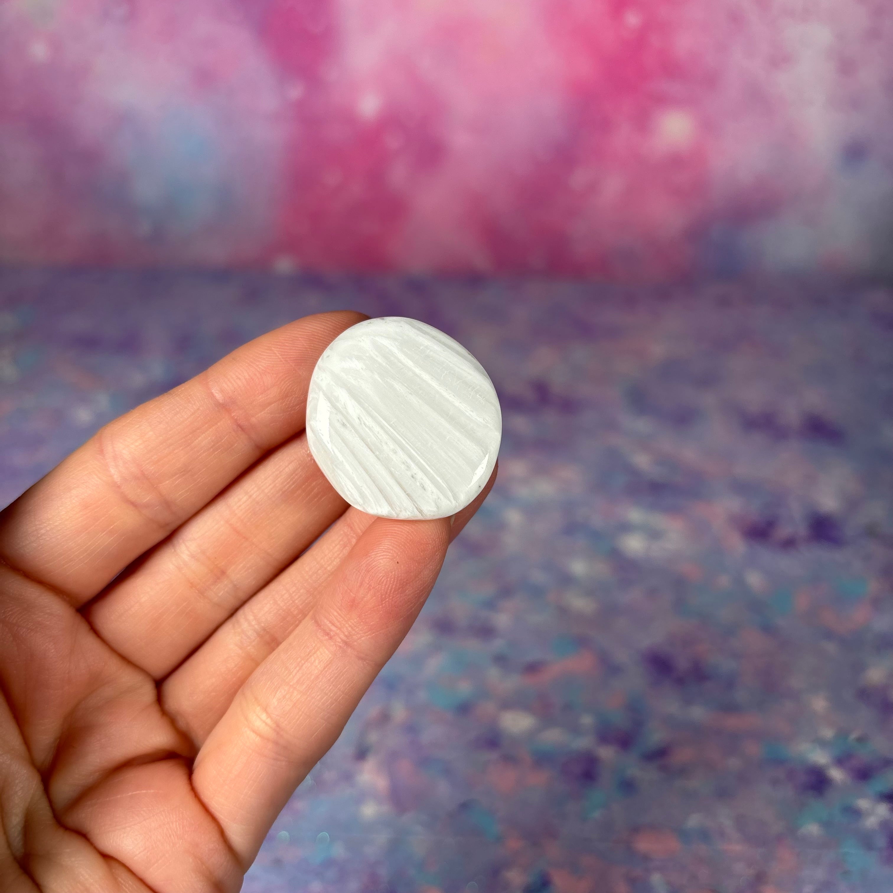 White Scolocite Mini Flat Palm